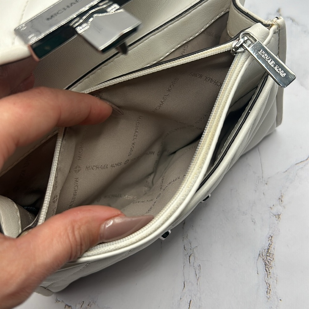 Michael Kors White Quilted Leather Crossbody Purse Small Handbag Silver Hardware - Picture 10 of 16